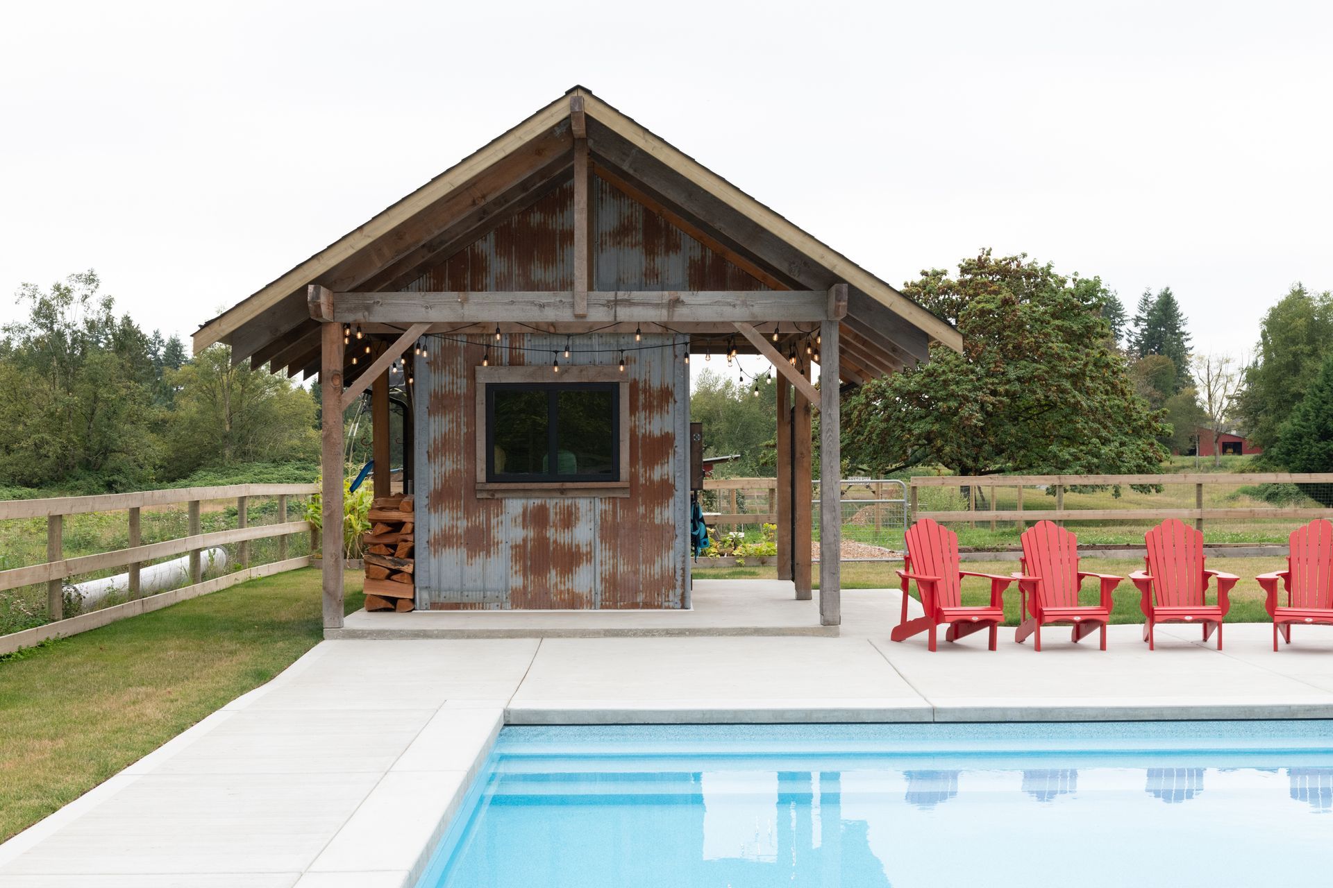 Pool house aspect rustique