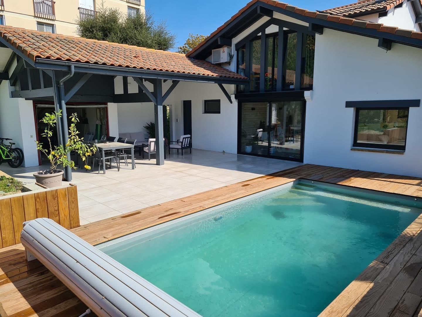 Piscine et terrasse en bois