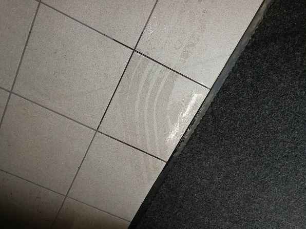 Laatoituksen huoltopesu