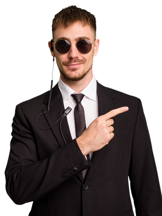 Un agent de sécurité en costume qui montre le texte à droite.
