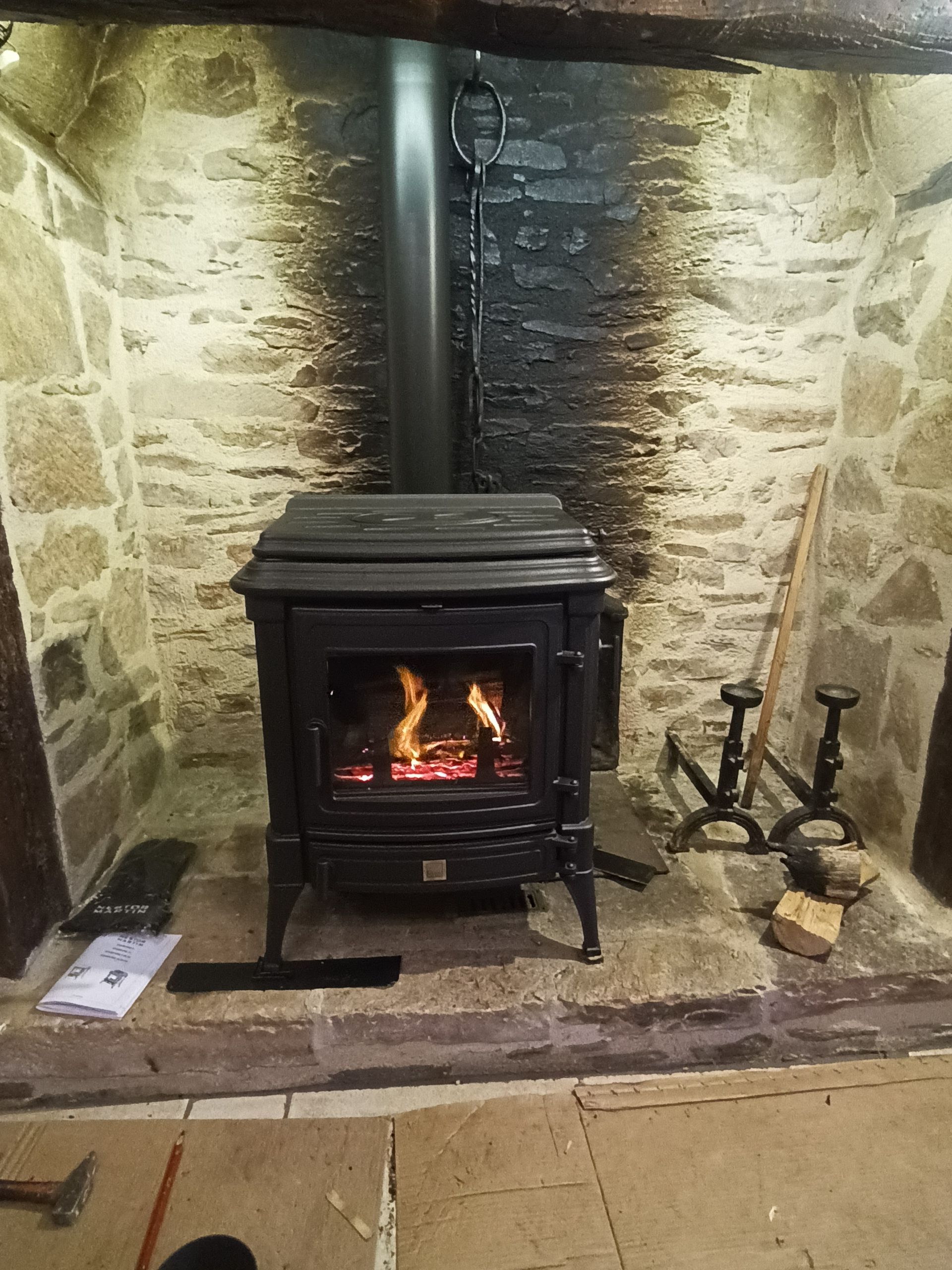 Insertà bois dans une ancienne cheminée