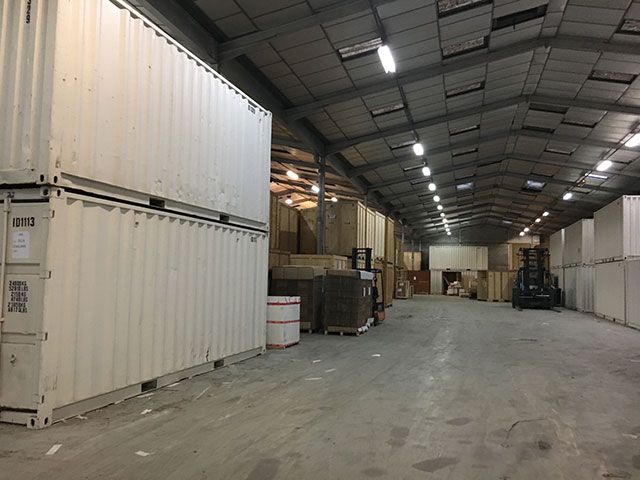 Containers blancs dans l'entreprise