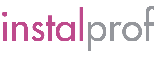 La palabra "instalprof" en rosa y gris.
