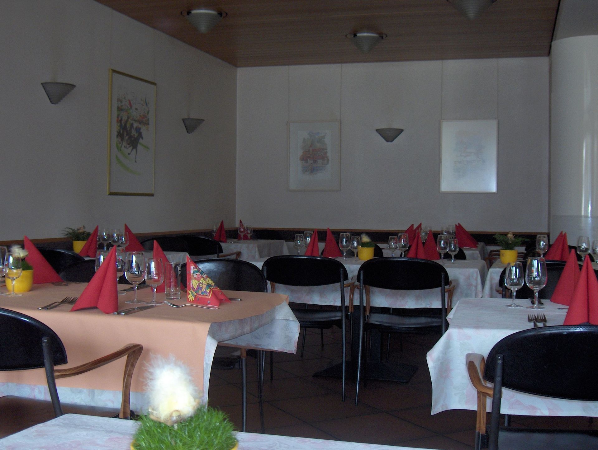 Hôtel Restaurant de la Cigogne - Tische