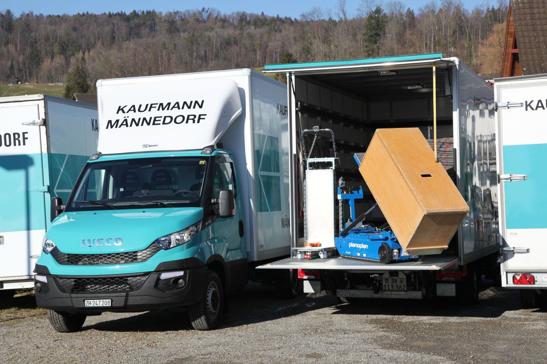 Umzugsfahrzeuge und Geräte - Kaufmann Transporte