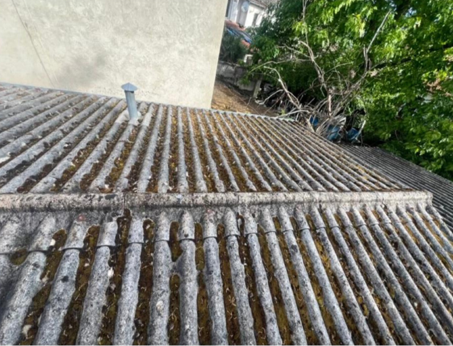 Icône de combiné téléphonique noir.