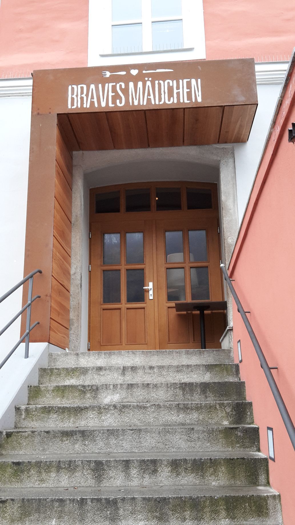 Eingangstür aus Holz