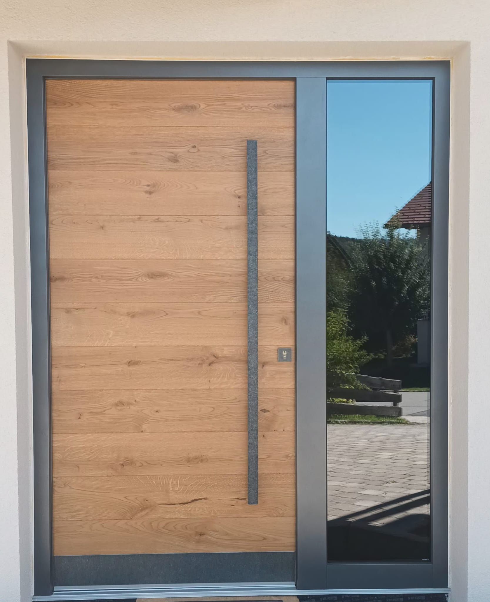 Moderne Wohnungstür