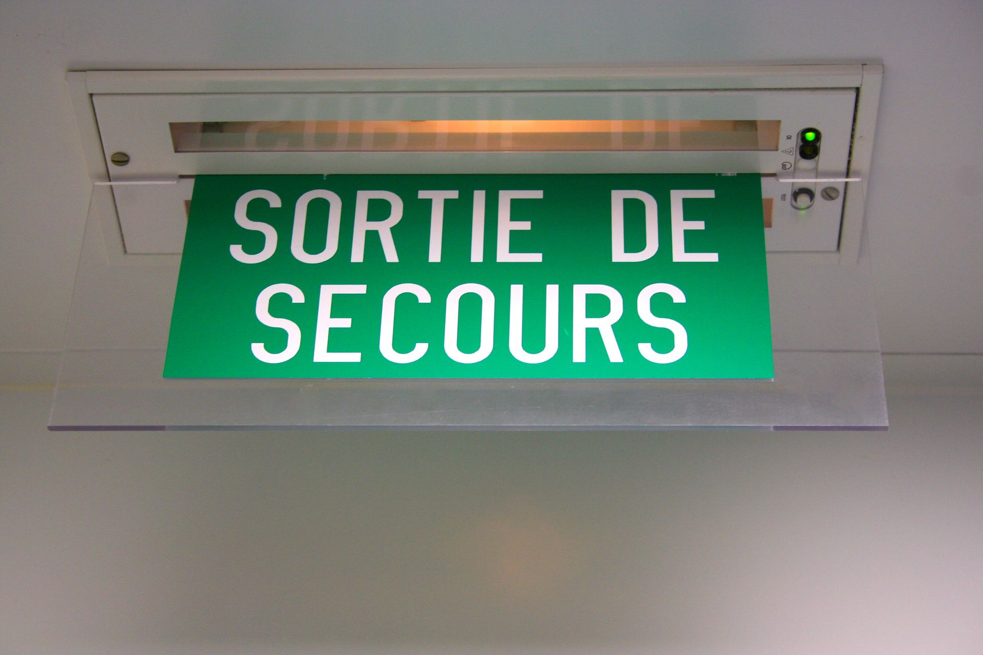 Bloc sortie de secours éclairé
