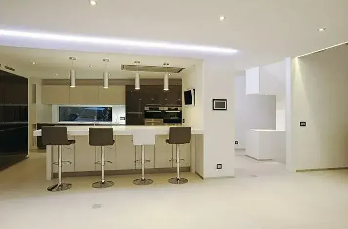 Néon lumineux d'une salle à manger