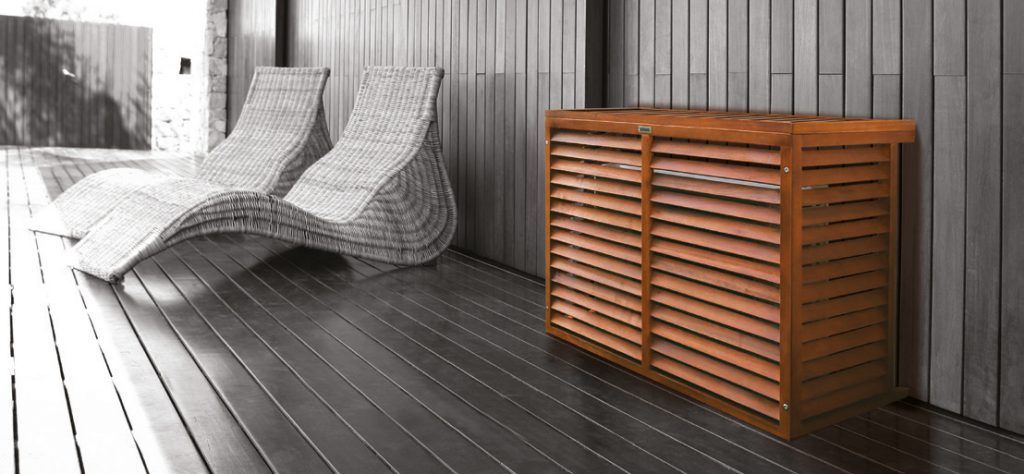 Mobilier en bois pour cacher une unité extérieure