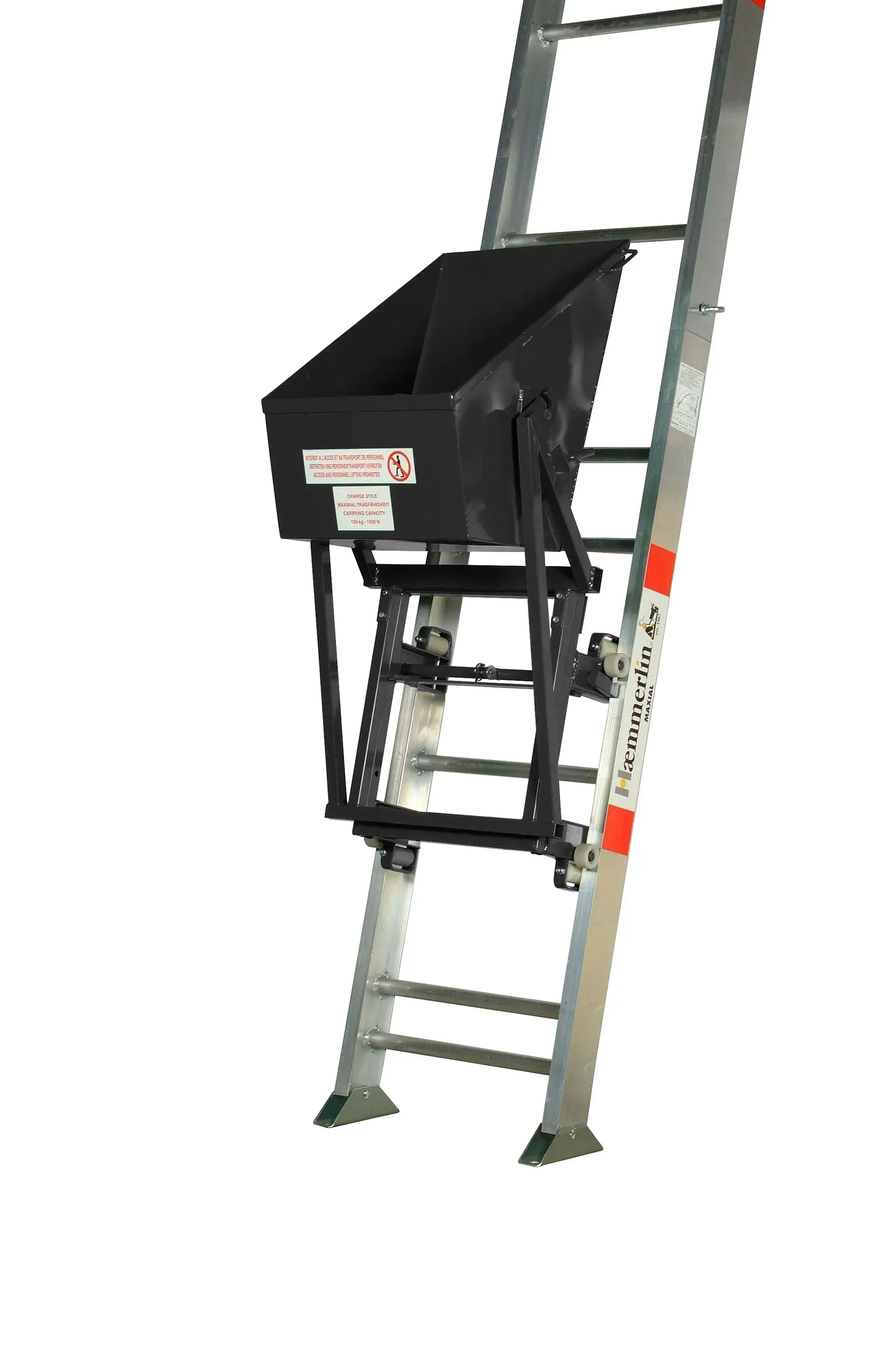 Échelle en aluminium avec un seau de rangement noir attaché.