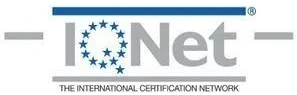 Logo de certification IQNet avec un cercle d'étoiles bleues.