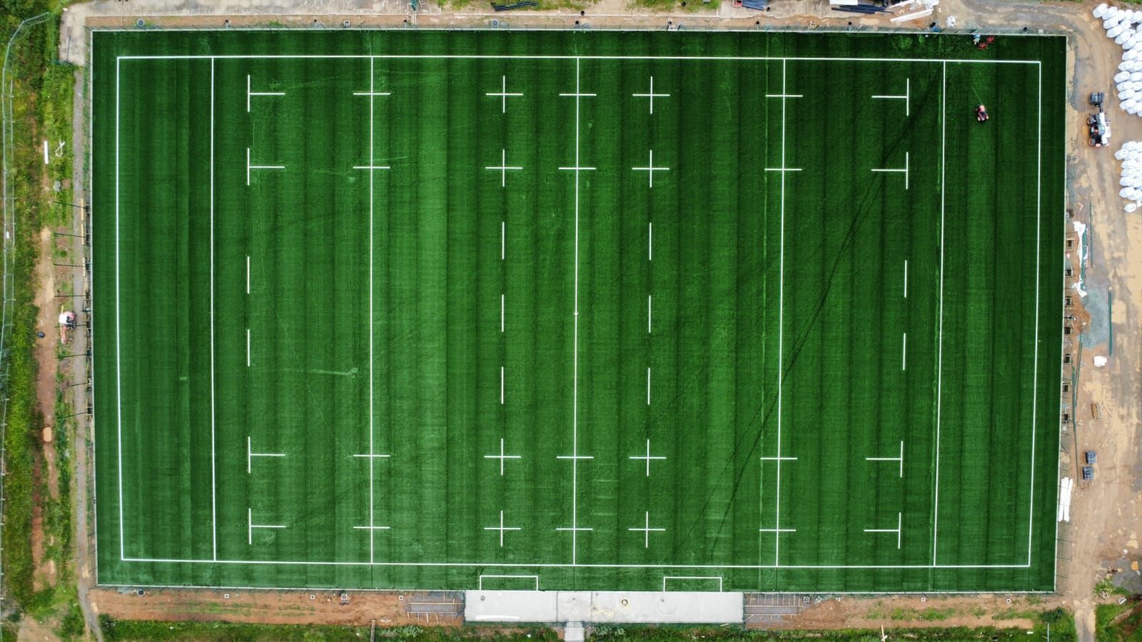 Terrain de sport travaux finis, vue aérienne
