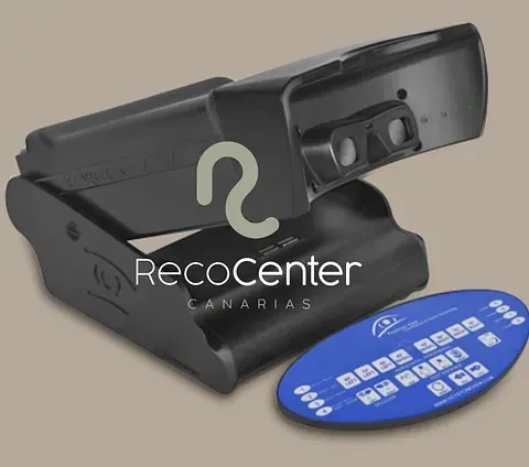 El logotipo de Rec Center Canarias está en un dispositivo.