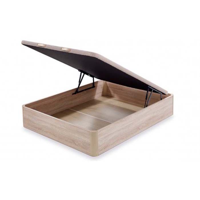 Una caja de madera con la tapa abierta sobre un fondo blanco.