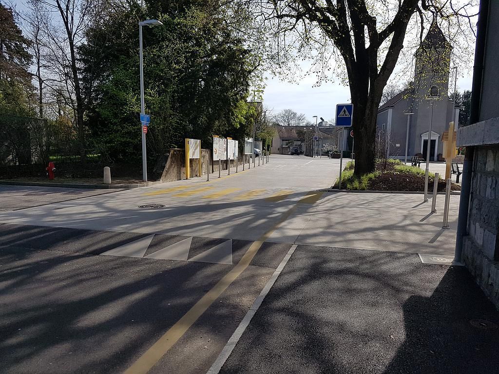 Zone 30, seuil béton sablé