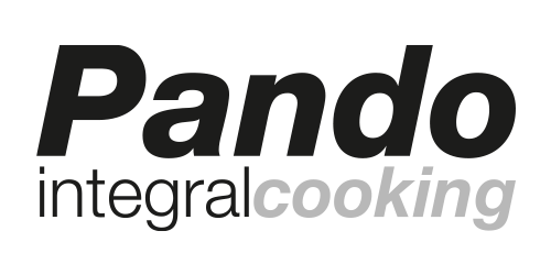 Logotipo para “Pando cocina integral” en color negro y texto gris claro.
