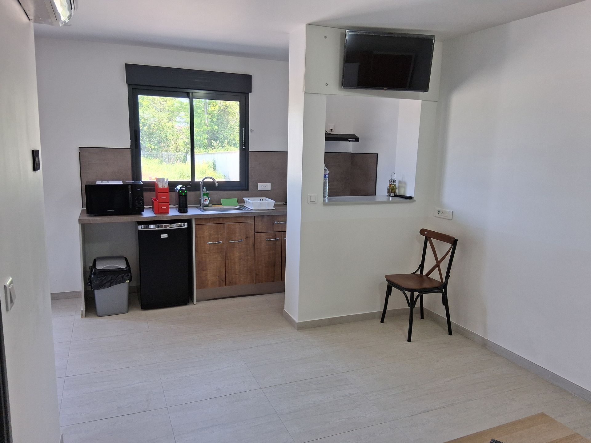 Chaise et niche de cloison