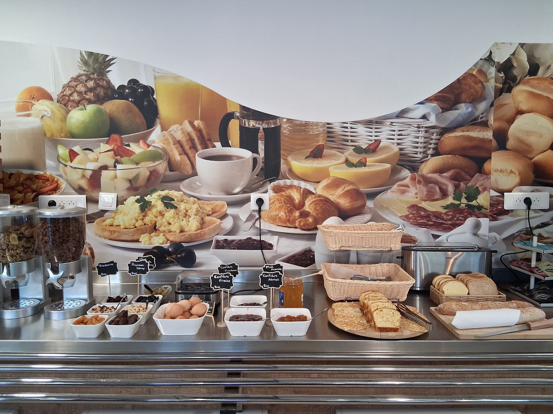 Céréales, fruits secs, pains de mie