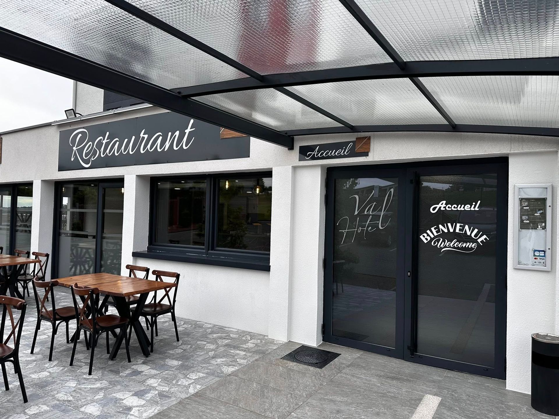 Porte d'entrée du restaurant