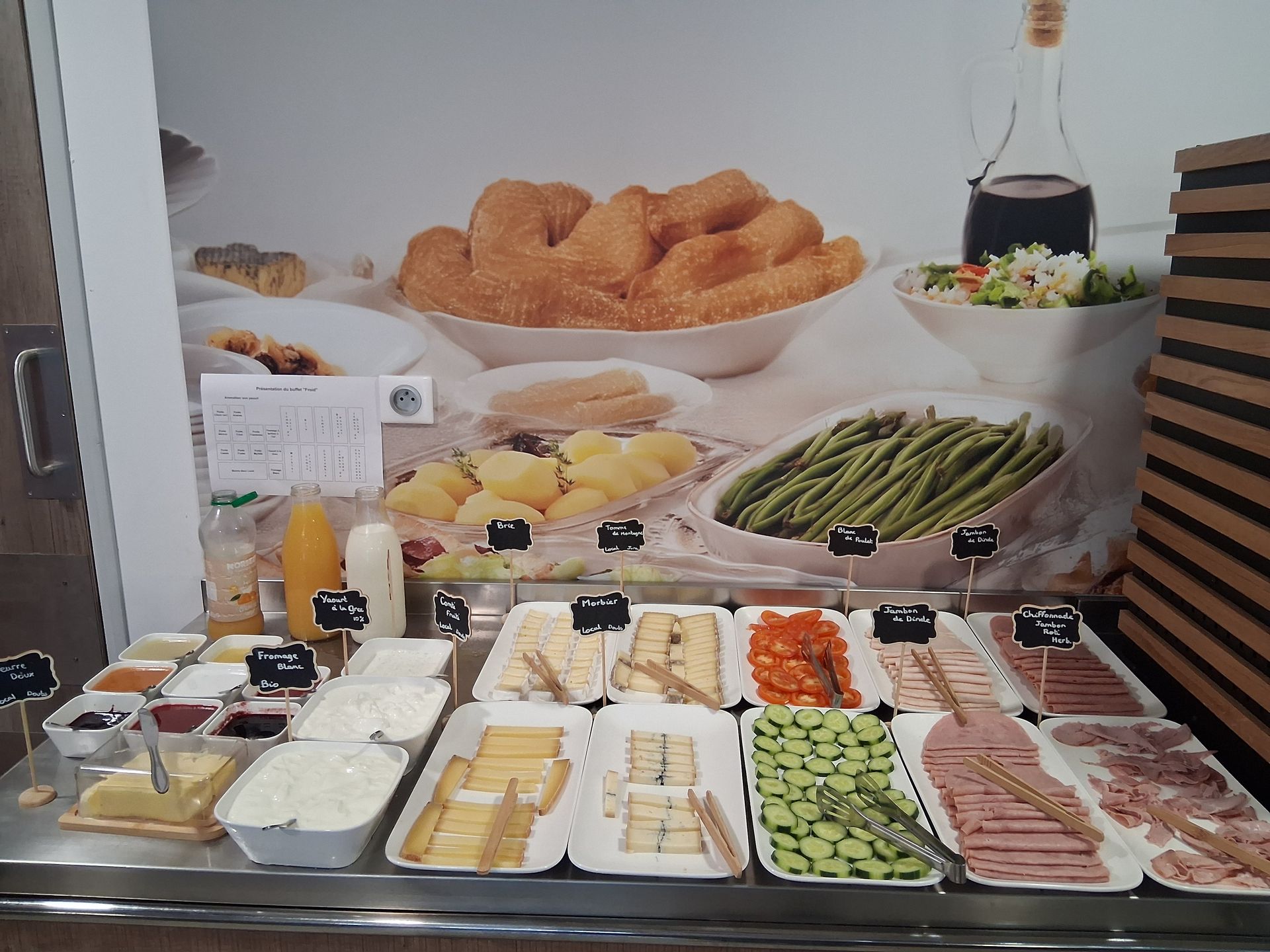 Jus, fromages, charcuteries et légumes