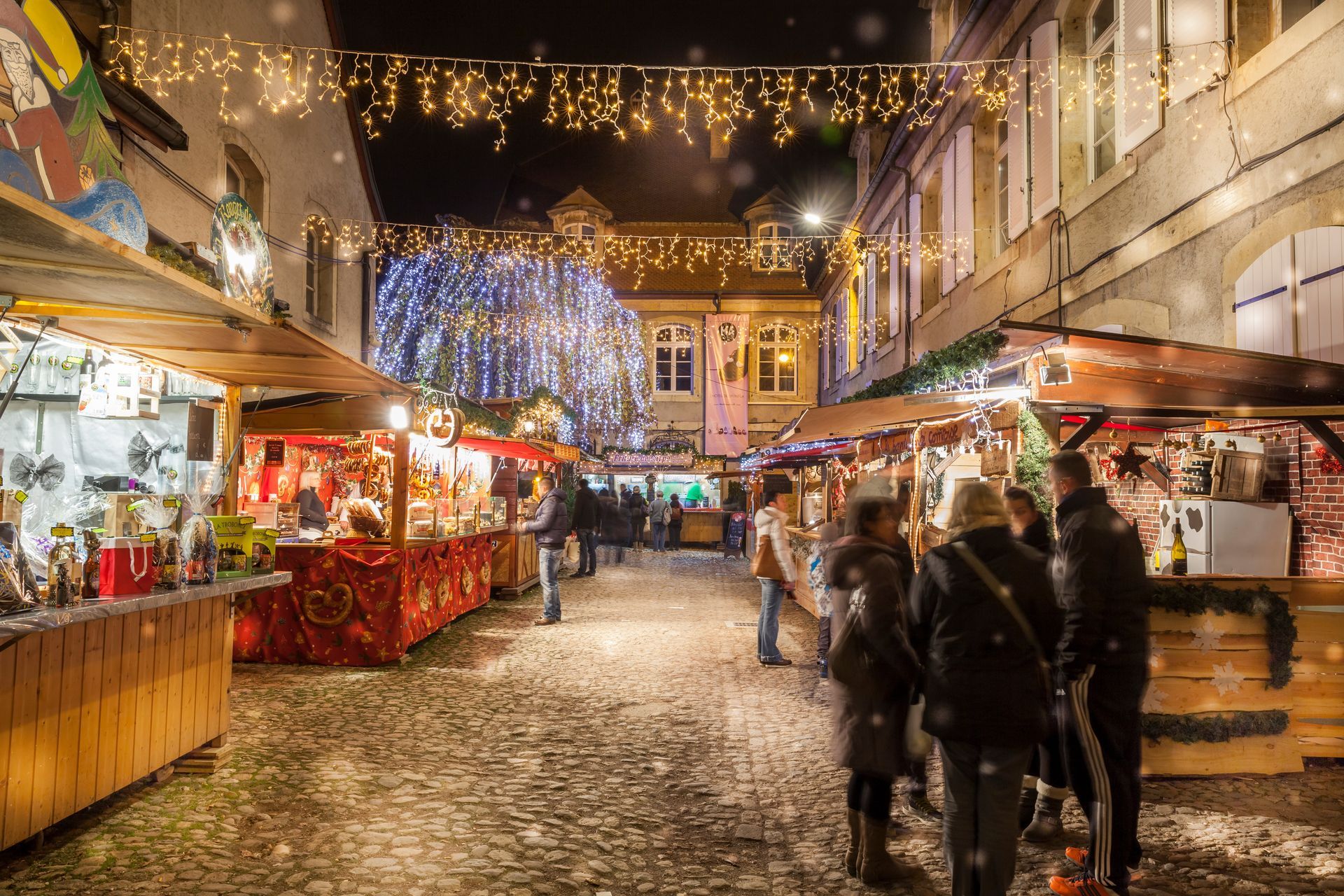 Lumières de Noël au marché de Montbéliard