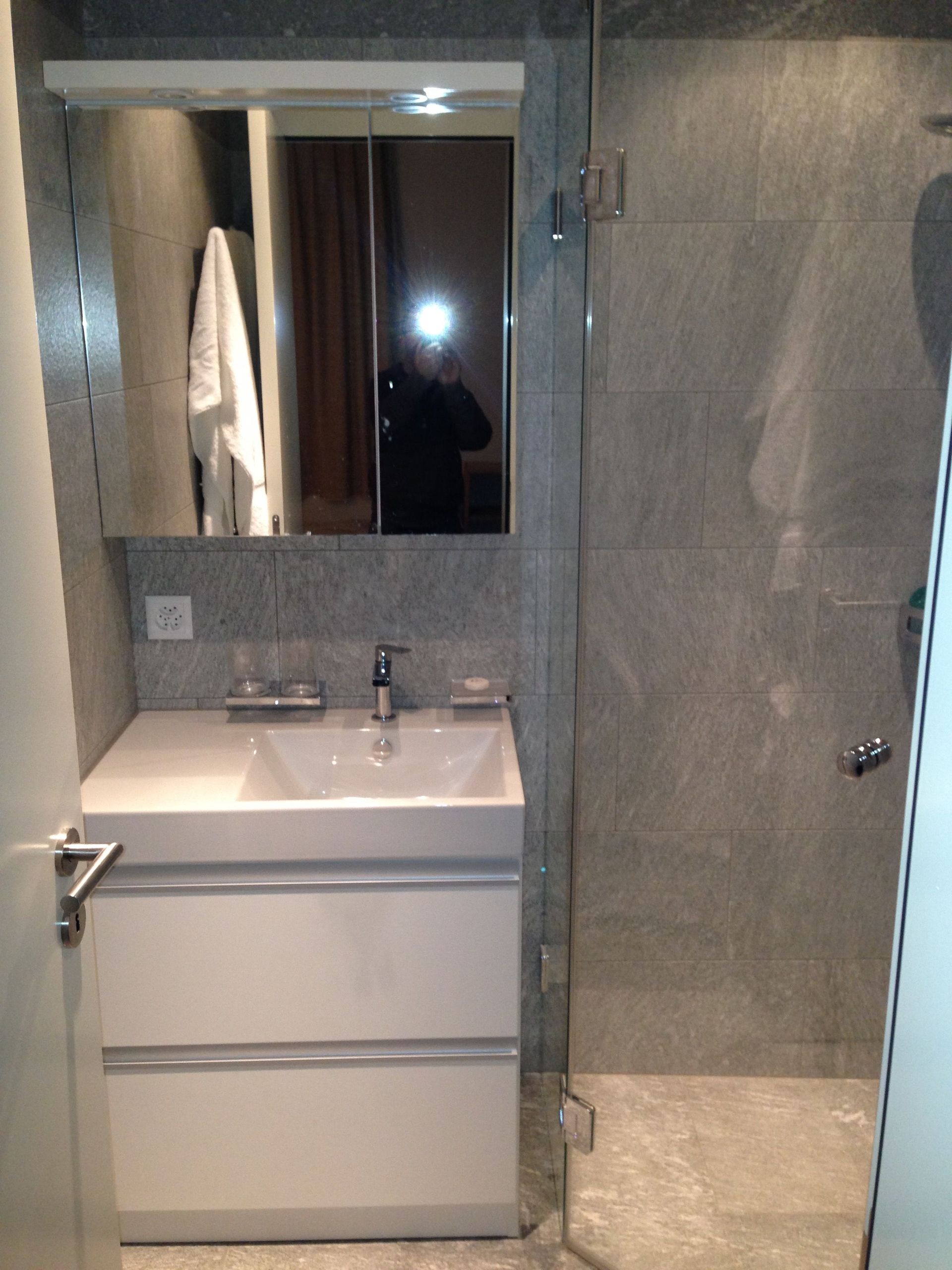 Mobile bagno in legno