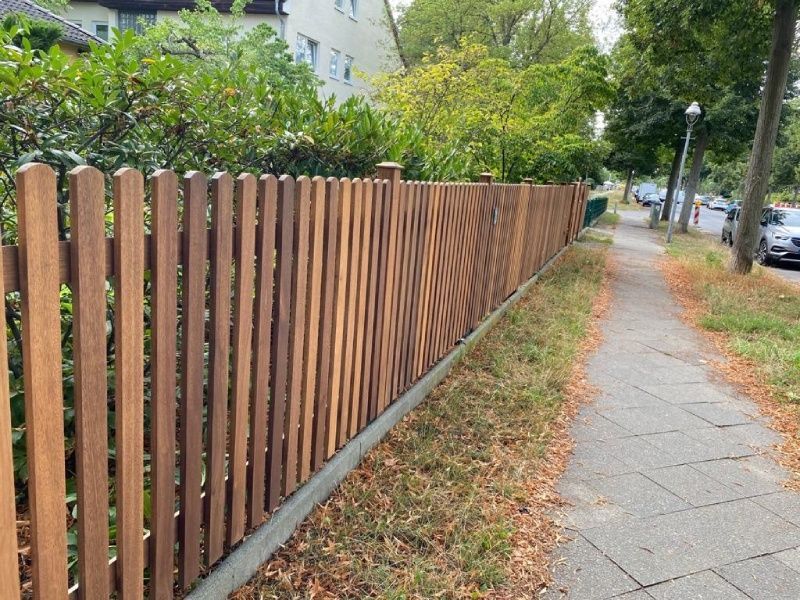 Holzzaun von Holz-König Ernst König OHG um ein Grundstück