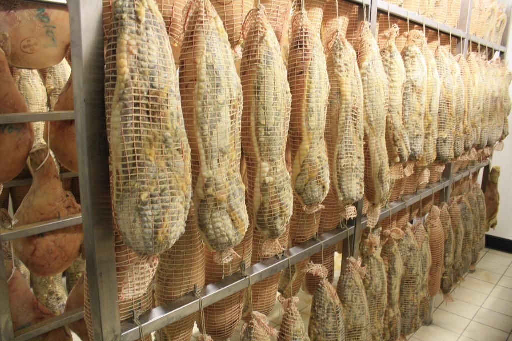 Pièce de porc au séchoir