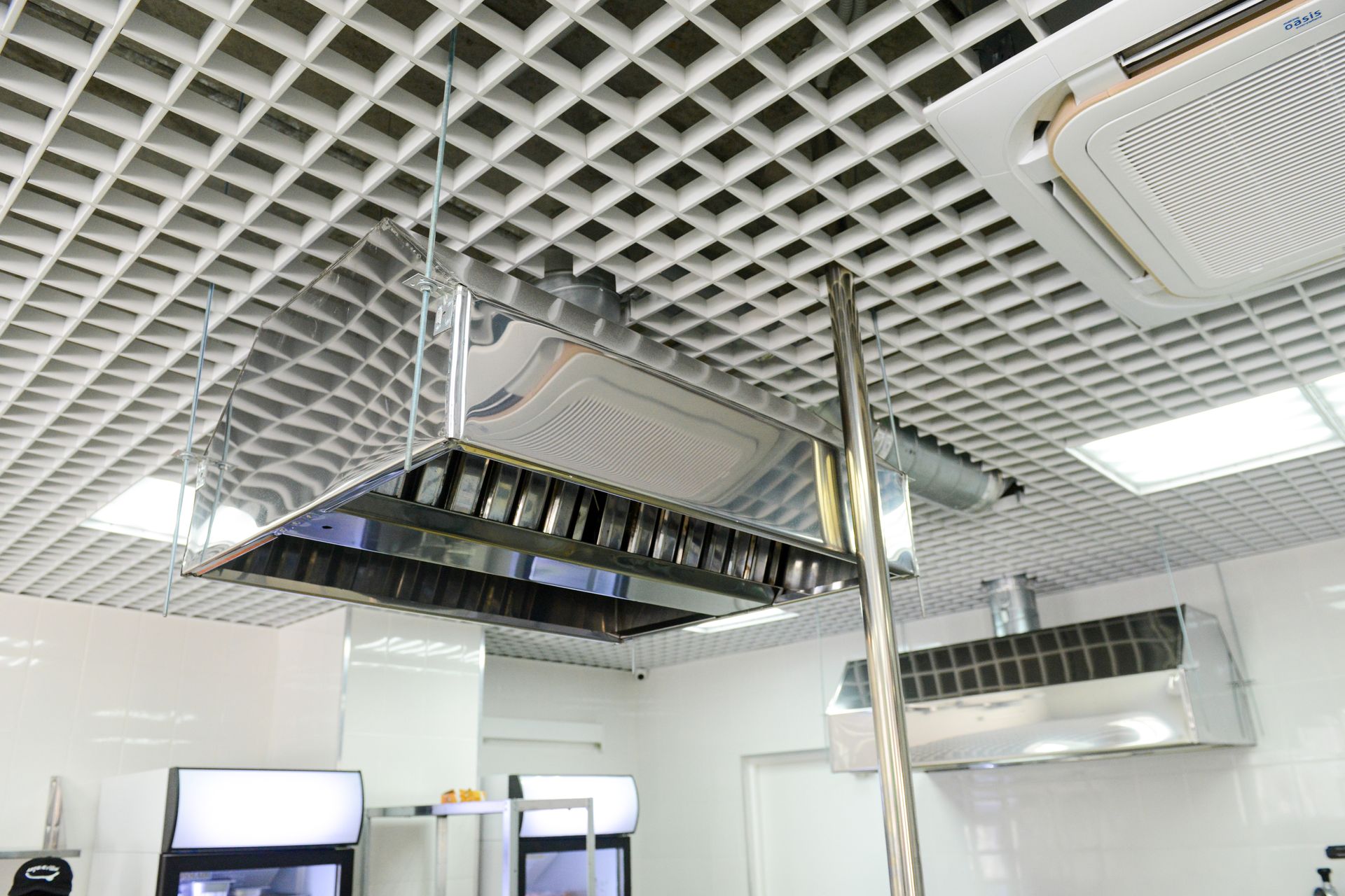 Hotte de cuisine au plafond