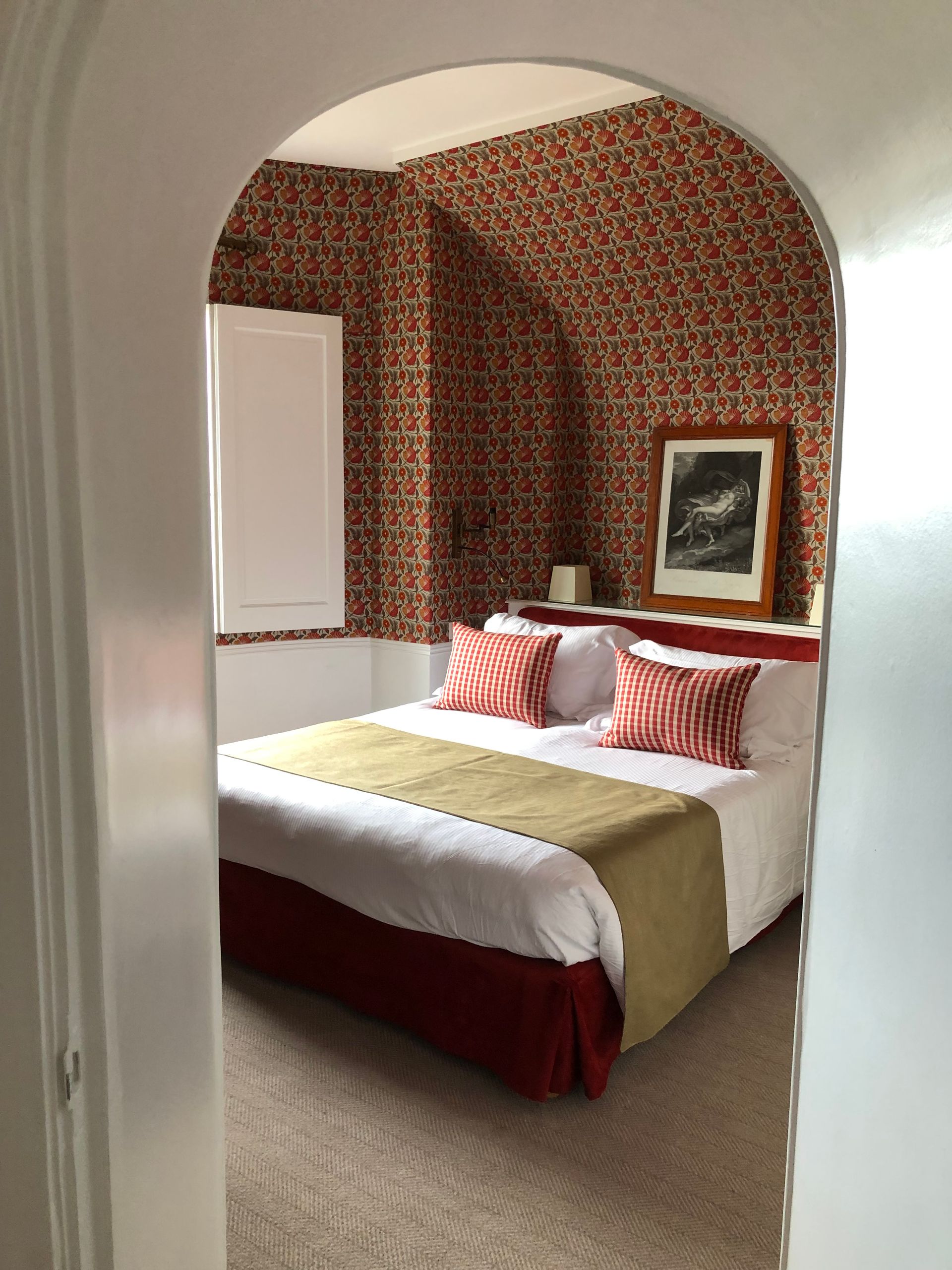 Réalisation d'une tête de lit et d'une jupe de lit sur mesure