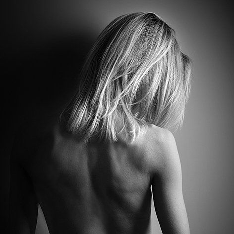 Femme nue de dos