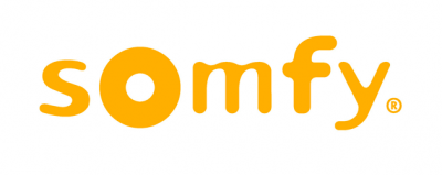 Un logotipo de Somfy amarillo sobre un fondo blanco.
