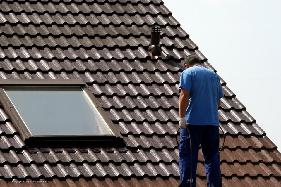 Bild Besprühung von Dachziegeln