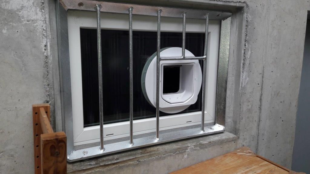 Katzentür am Fenster - Glaserei Scheidegger AG in Luterbach