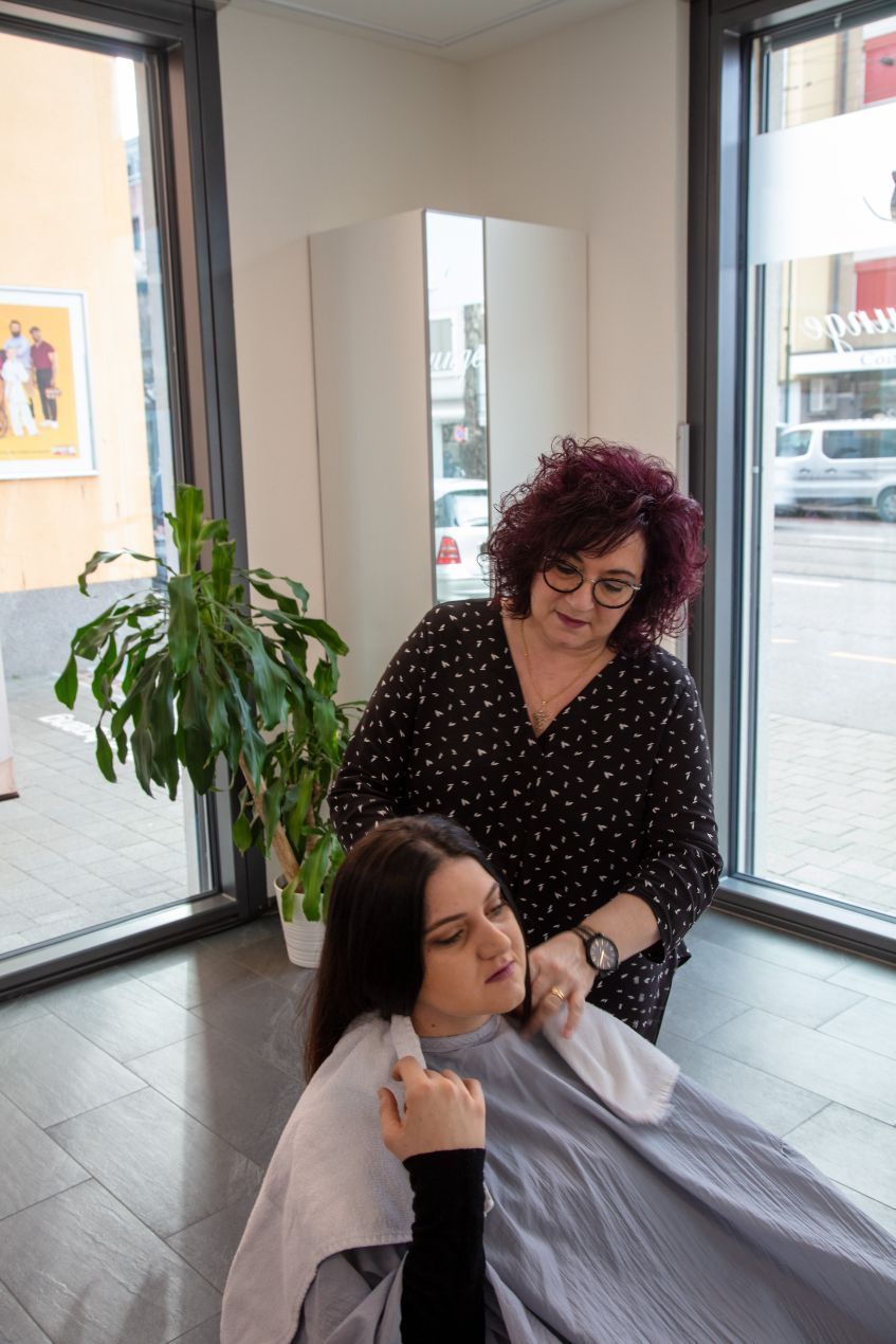 Haare-schneiden - Marias Hair and Nails Lounge - Birsfelden