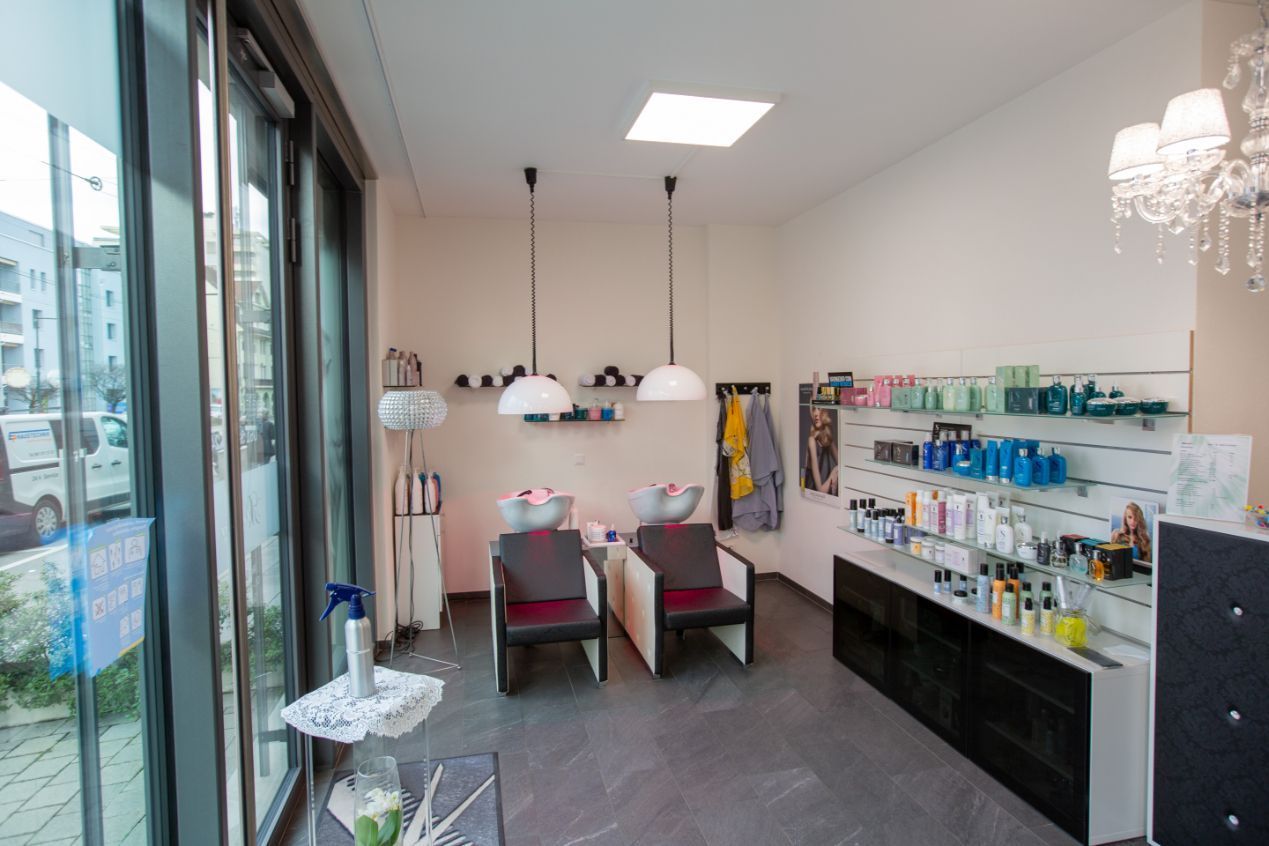 Haarschnitt - Marias Hair and Nails Lounge - Birsfelden