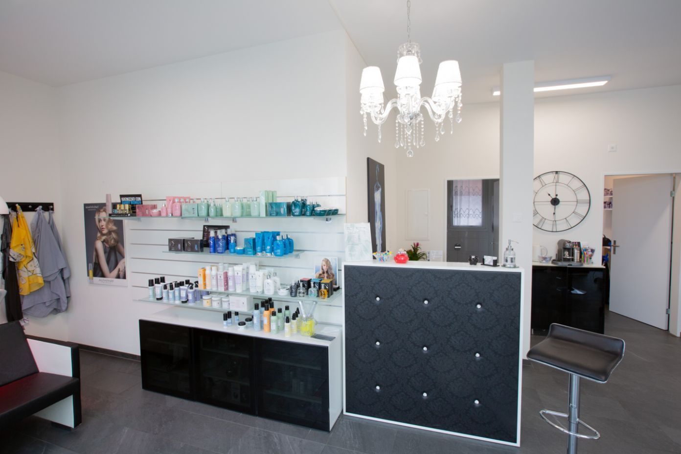Coiffure - Marias Hair and Nails Lounge - Birsfelden