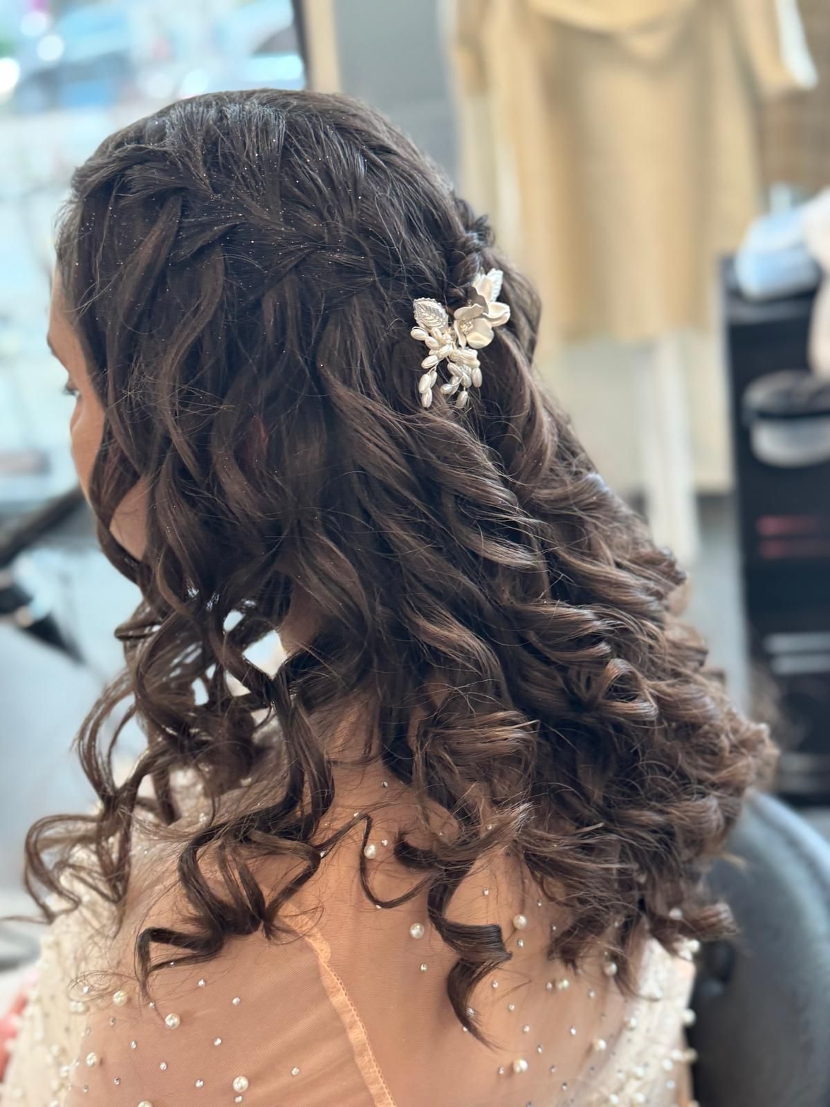 Marias Hair and Nails Lounge - Coiffeur 