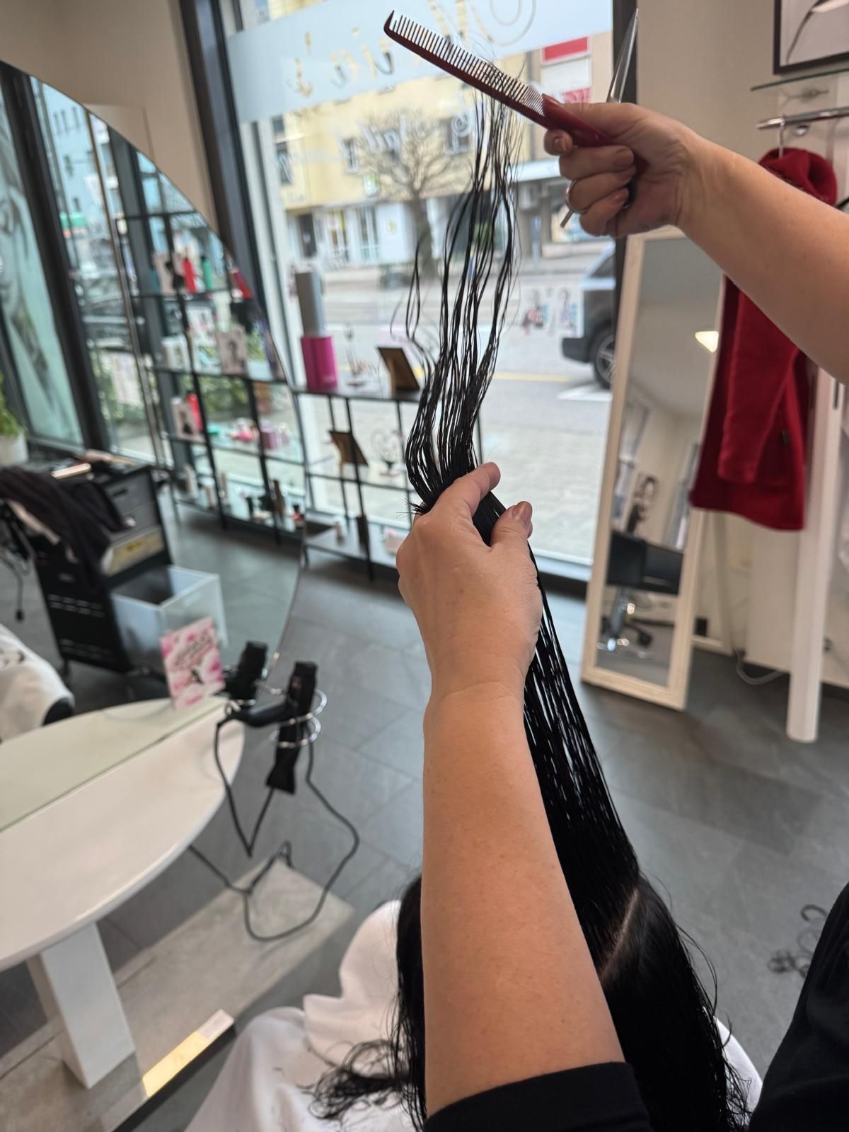 Marias Hair and Nails Lounge - Coiffeur 