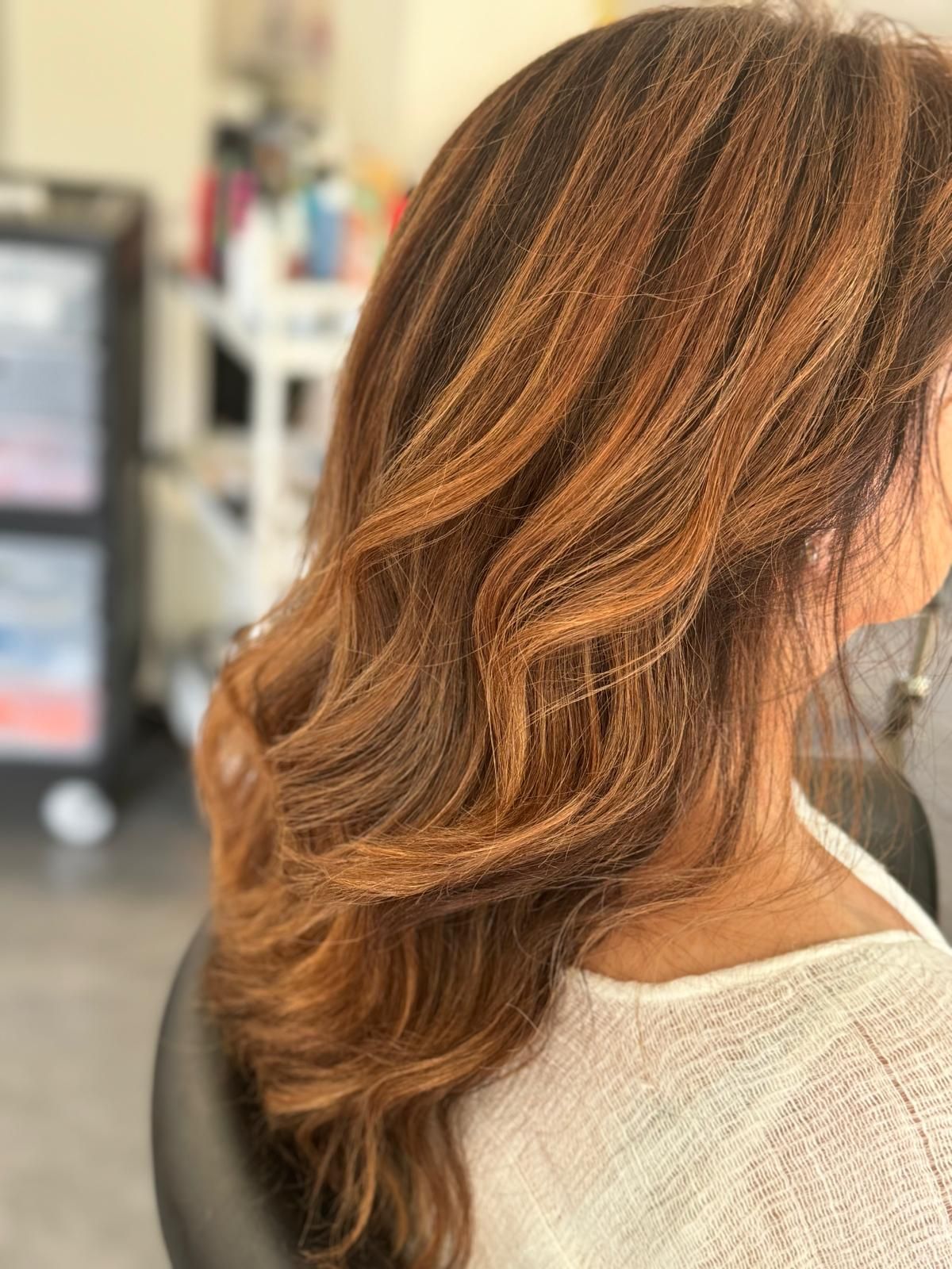 Marias Hair and Nails Lounge - Coiffeur 