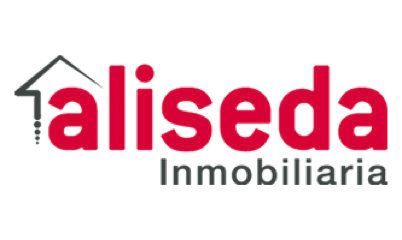 Logotipo de Aliseda Inmobiliaria en rojo y gris con un icono de tejado de casa.