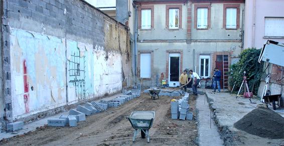 Préparation pour la réalisation de la chappe d'une cour