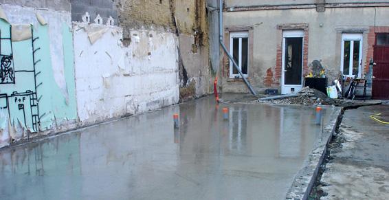 Chappe en ciment de la cour terminée