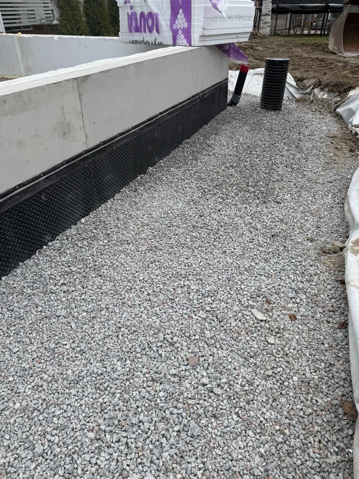 Koneurakointi ja pihan pintatyöt kerralla oikein tehtynä – Diggers Oy.