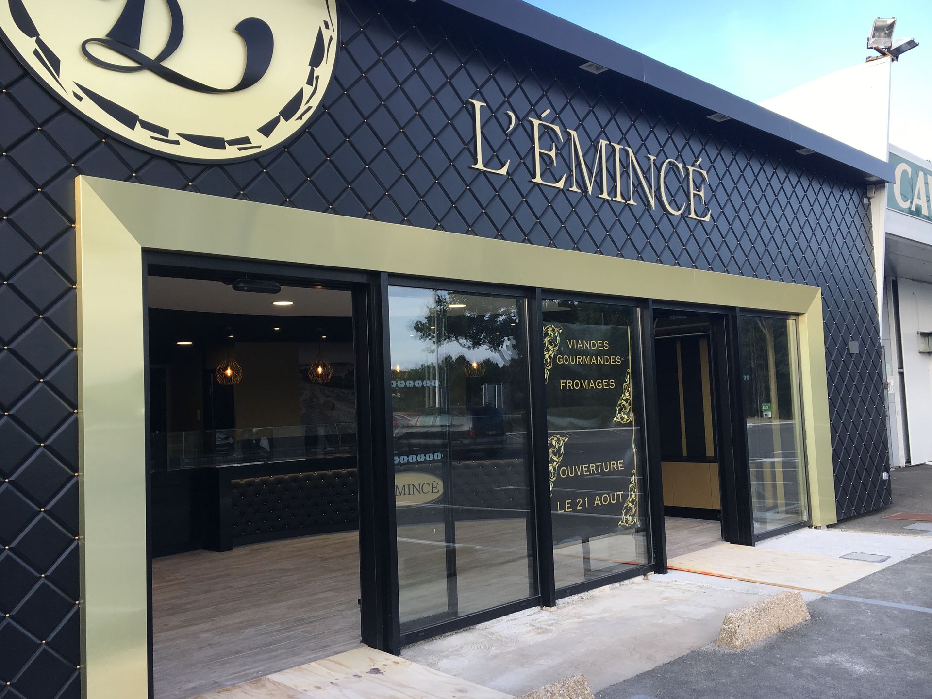 Façade de la boucherie charcuterie L'Emincé