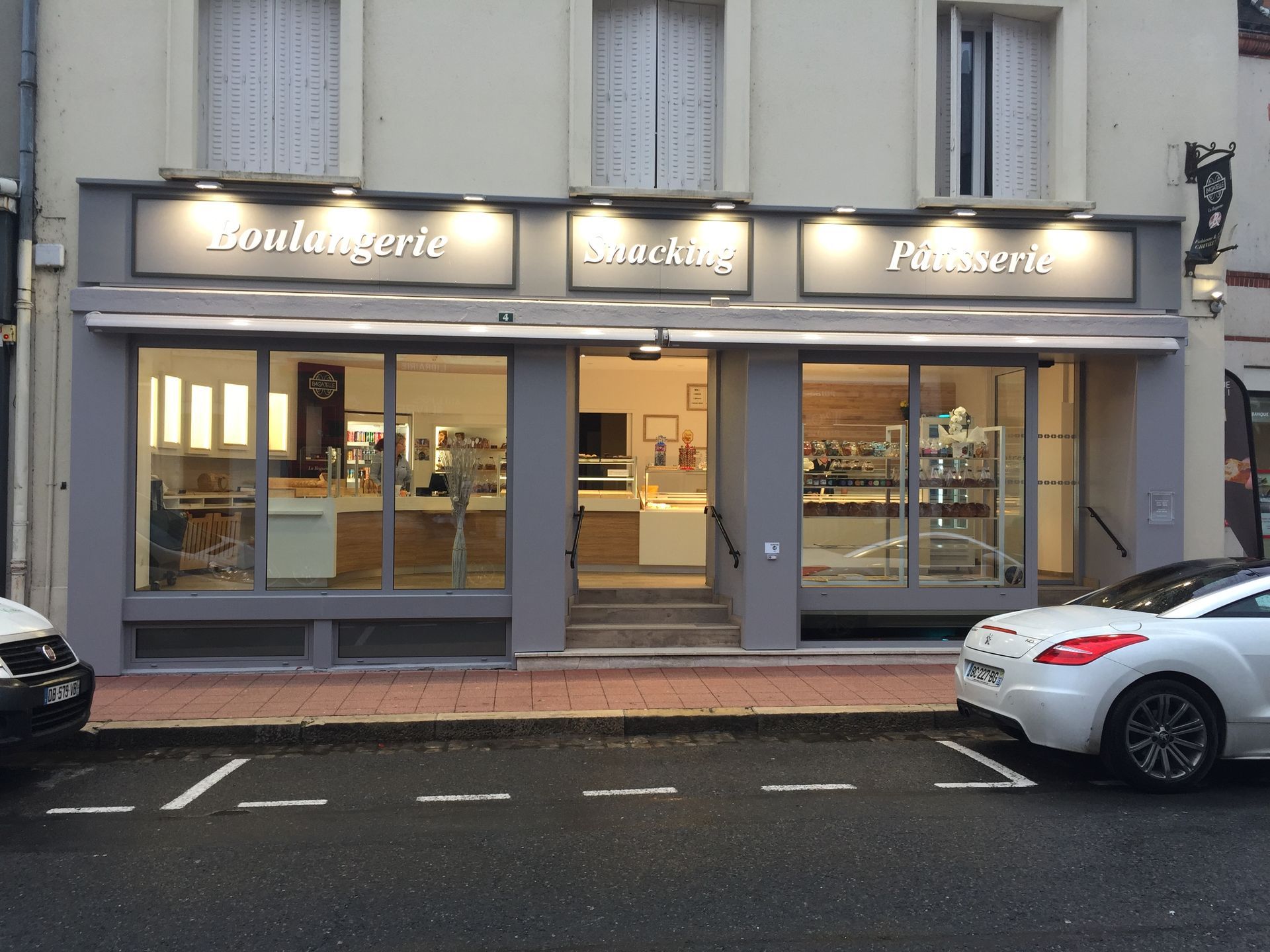 Façade d'une boulangerie snacking pâtisserie