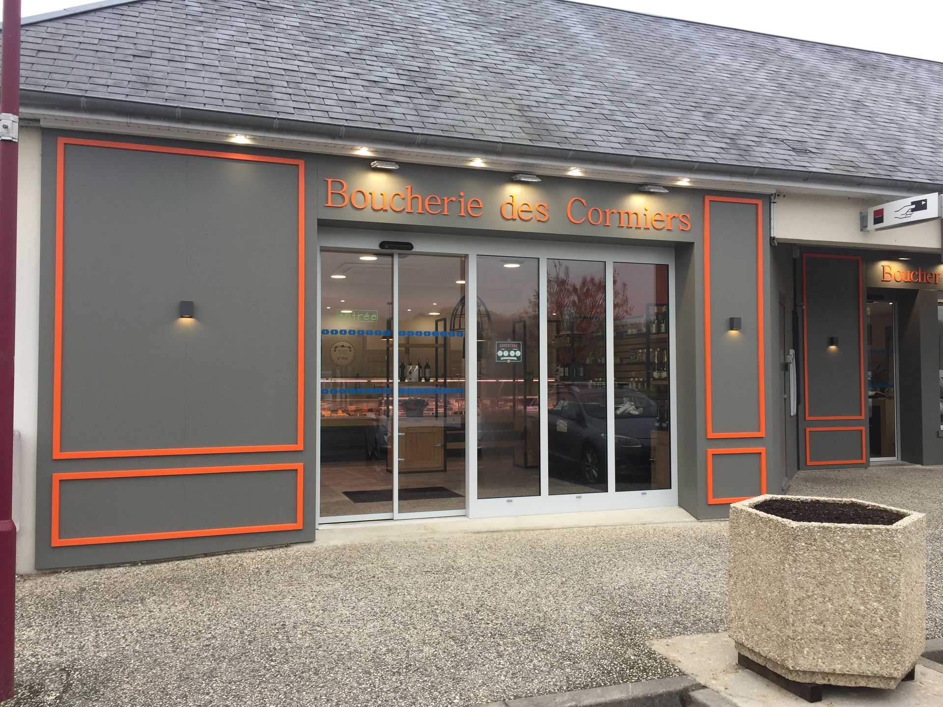 Façade de la Boucherie des Cormiers