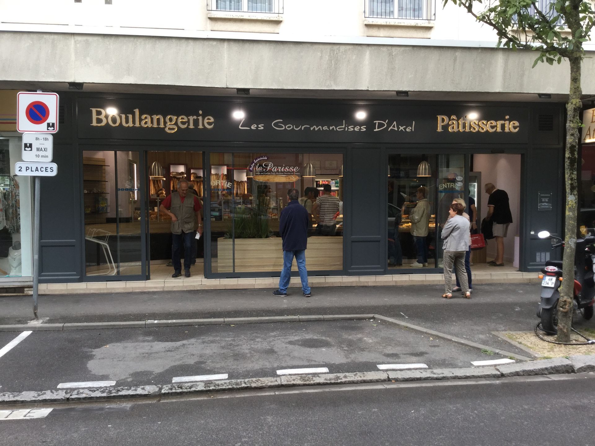 Façade de la boulangerie Les Gourmandises d'Axel
